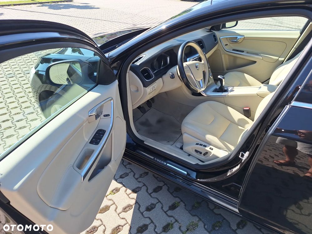 Volvo S60 T3 Summum - 12