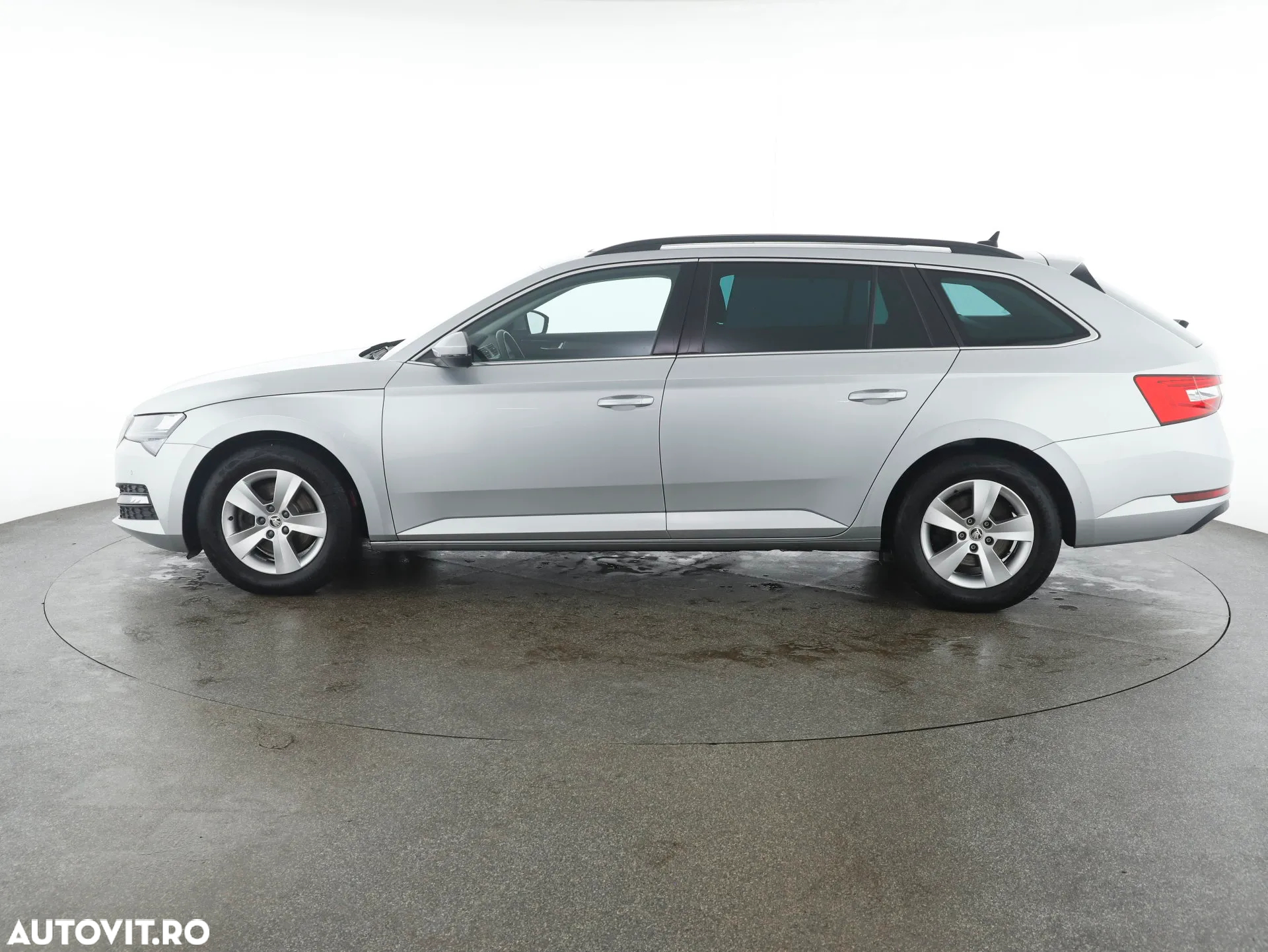 Skoda Superb Combi 2.0 TDI DSG Ambition - 8