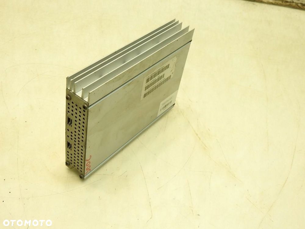 WZMACNIACZ AUDIO CHRYSLER 300C P05064353AH - 7