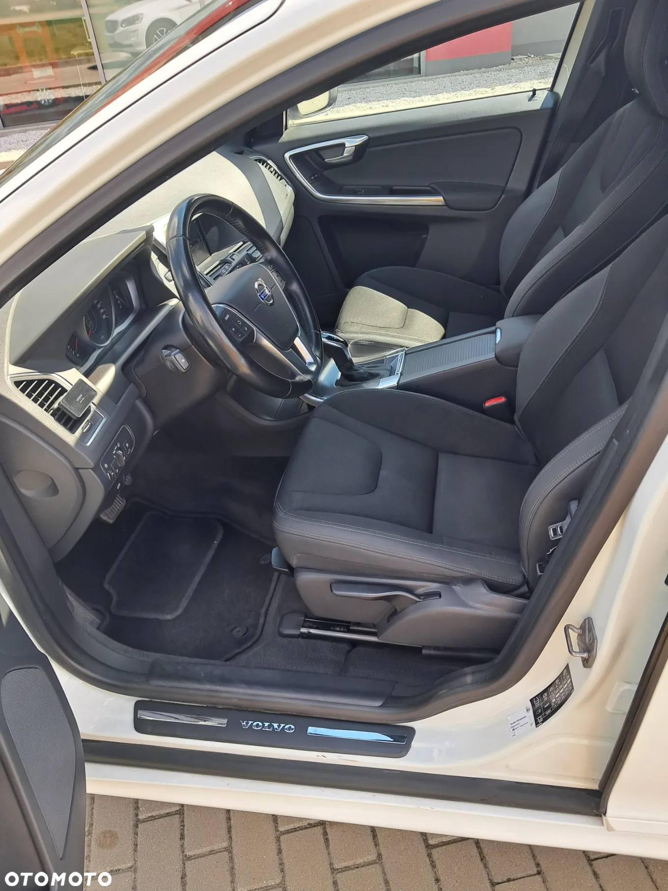 Volvo XC 60 D4 AWD Momentum - 13