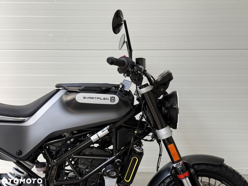 Husqvarna Svartpilen - 11