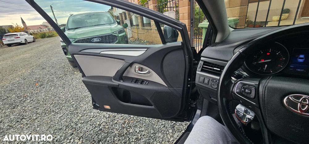 Toyota Avensis 2.0 D-4D Elegance - 4