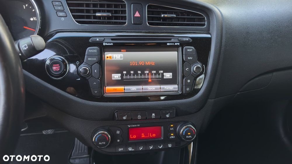 Kia Ceed - 13