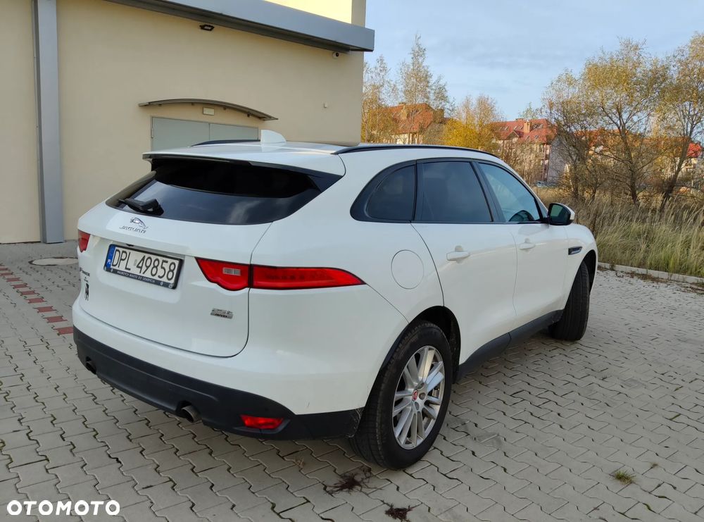 Jaguar F-Pace 2.0 i4P AWD R-Sport - 7
