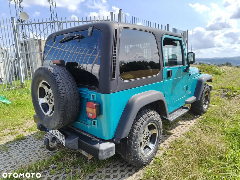 Jeep Wrangler - 4