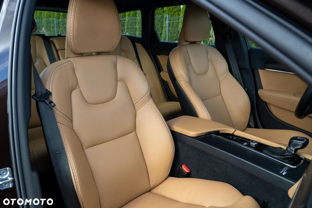 Volvo V90 Cross Country - 15