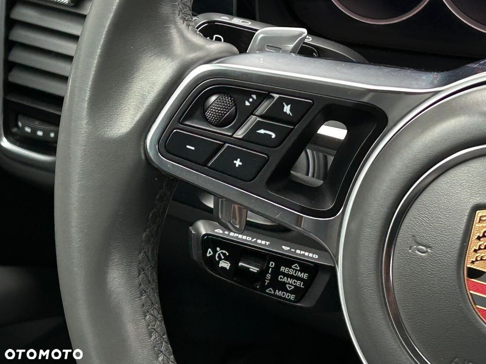 Porsche Cayenne S - 22