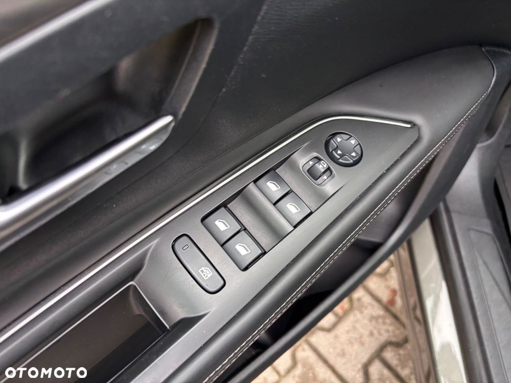 Peugeot 3008 1.6 BlueHDi Allure S&S EAT6 - 24