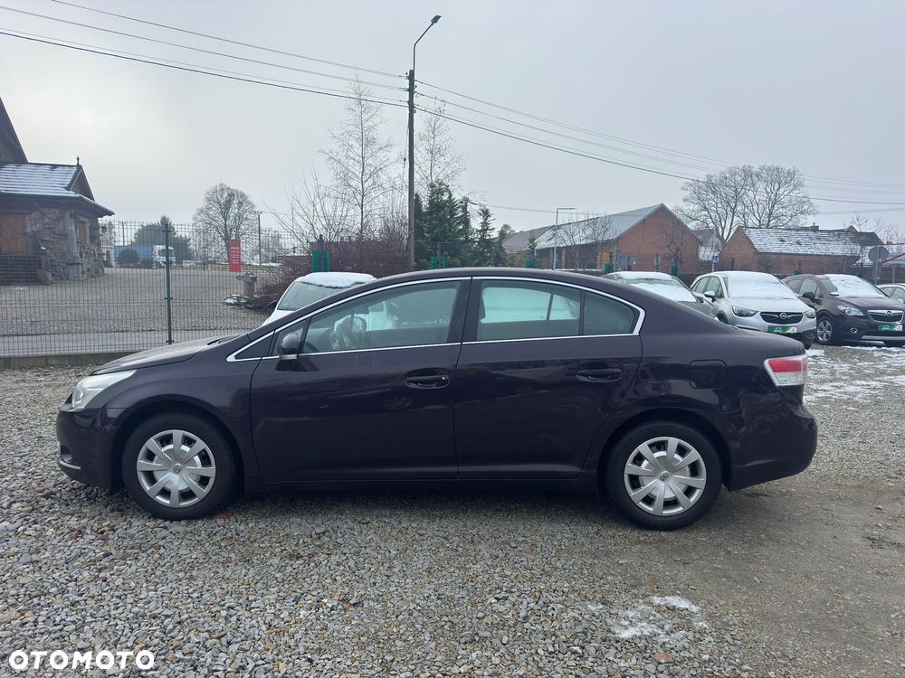 Toyota Avensis 2.0 D-4D - 10