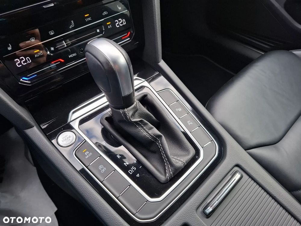 Volkswagen Arteon 2.0 TDI SCR 4Motion DSG R-Line - 32