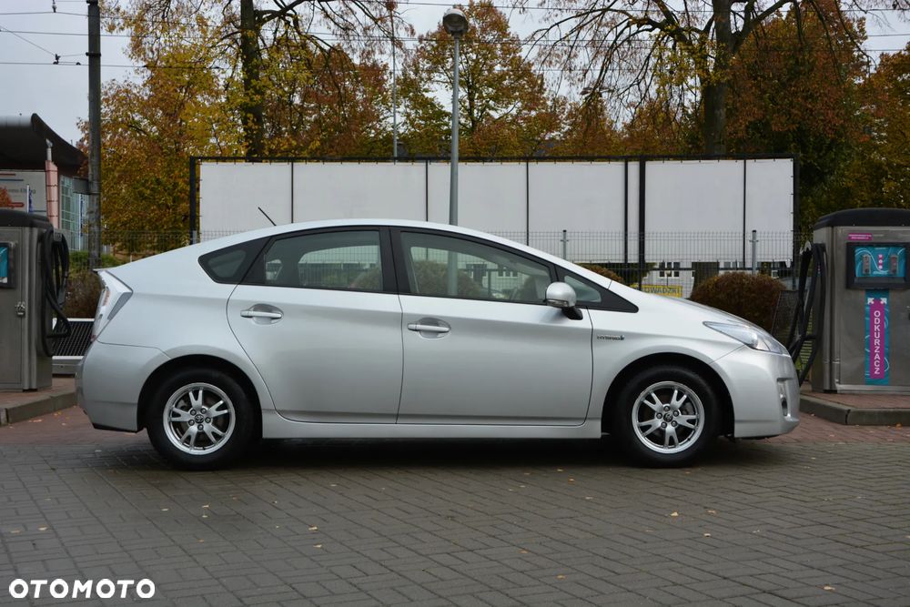 Toyota Prius 1.8 HSD Prestige - 27
