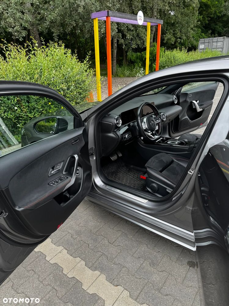 Mercedes-Benz Klasa A 180 d AMG Line 7G-DCT - 11