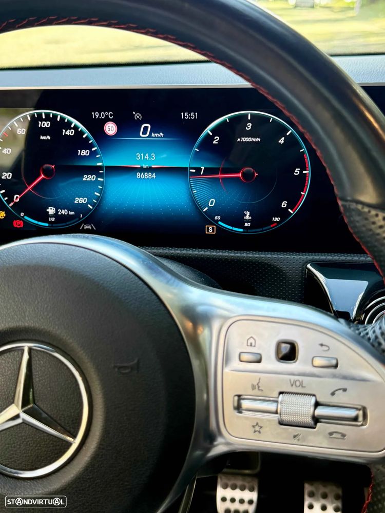 Mercedes-Benz CLA 180 d Shooting Brake AMG Line - 12