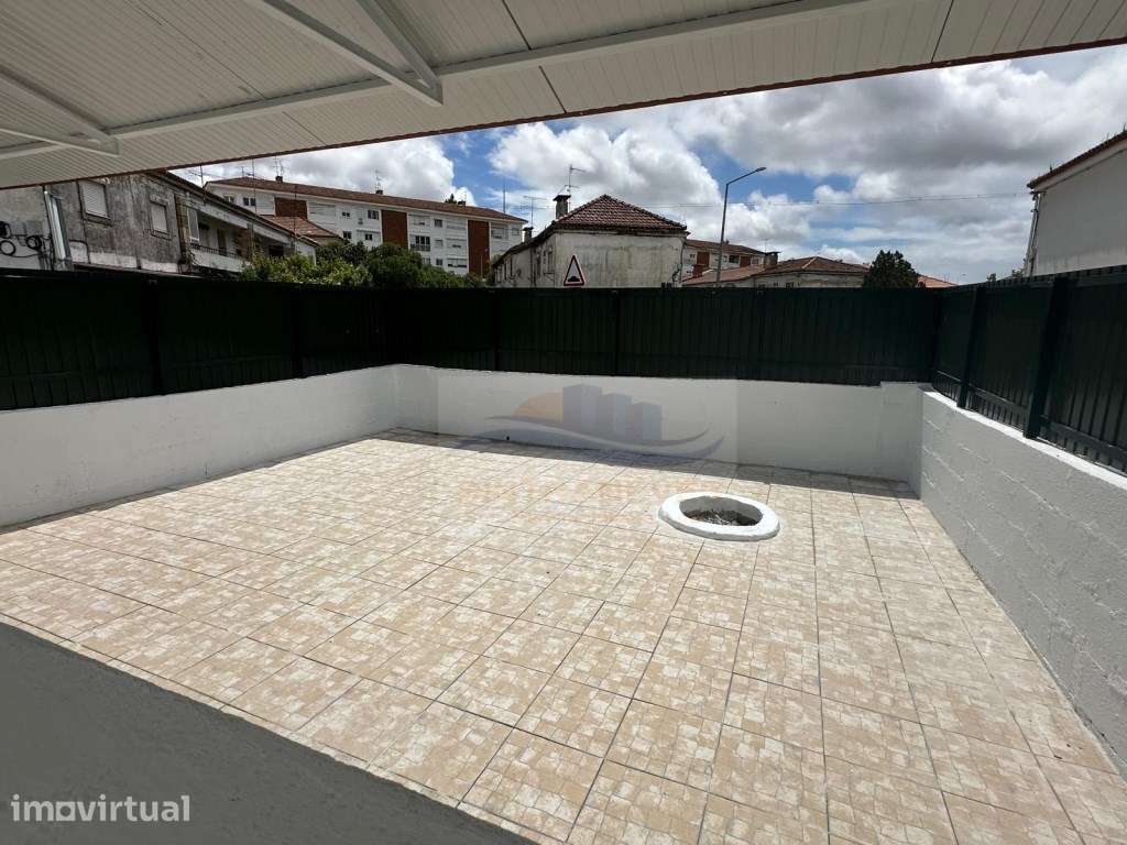 Apartamento T2 Acolhedor na Pontinha com Terraço Privado | Totalmen... - Grande imagem: 4/23