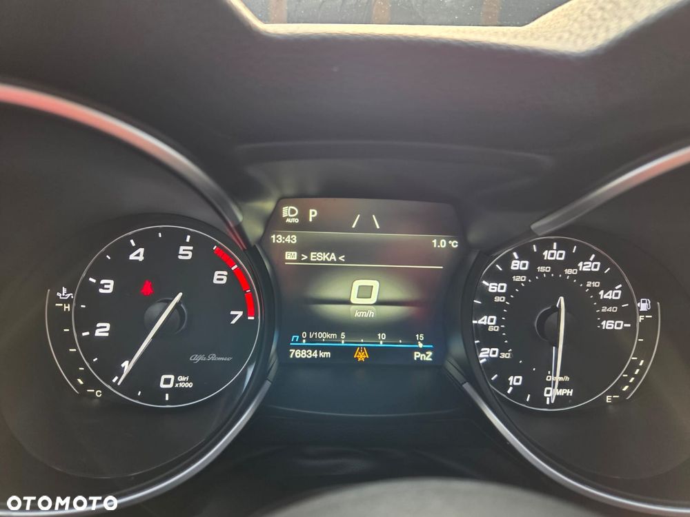 Alfa Romeo Stelvio 2.0 Turbo 16V AT8-Q4 Veloce - 29