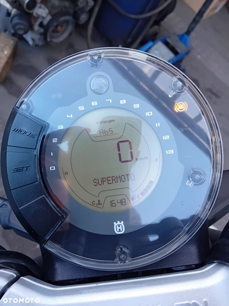 Husqvarna Svartpilen - 11