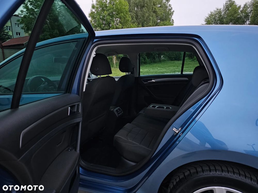 Volkswagen Golf 1.6 TDI DPF Highline - 11