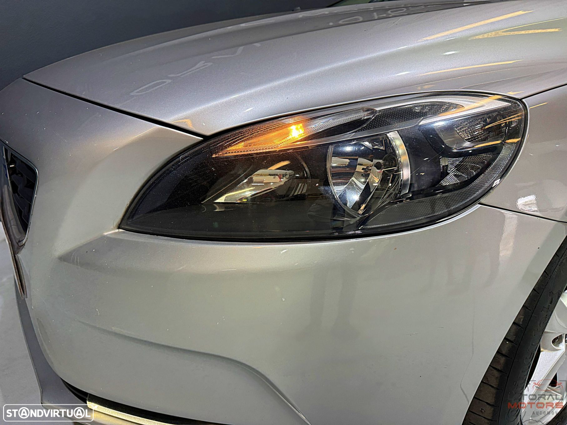 Volvo V40 1.6 D2 Momentum Powershift Eco - 5