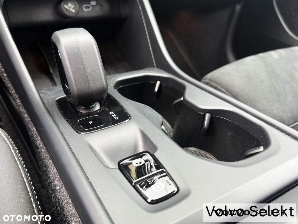 Volvo XC 40 - 24