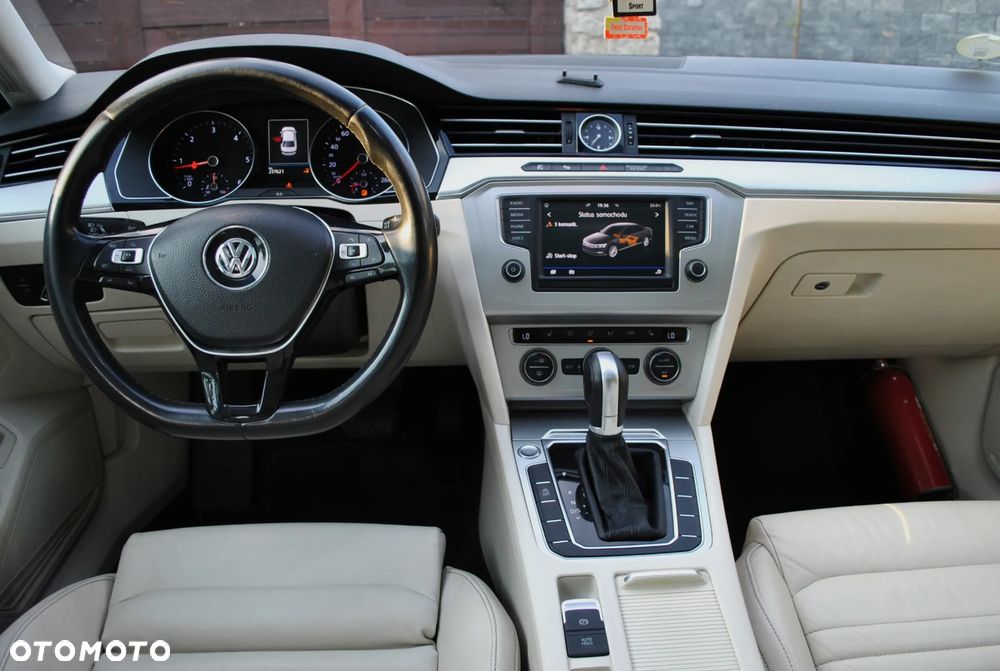 Volkswagen Passat - 10