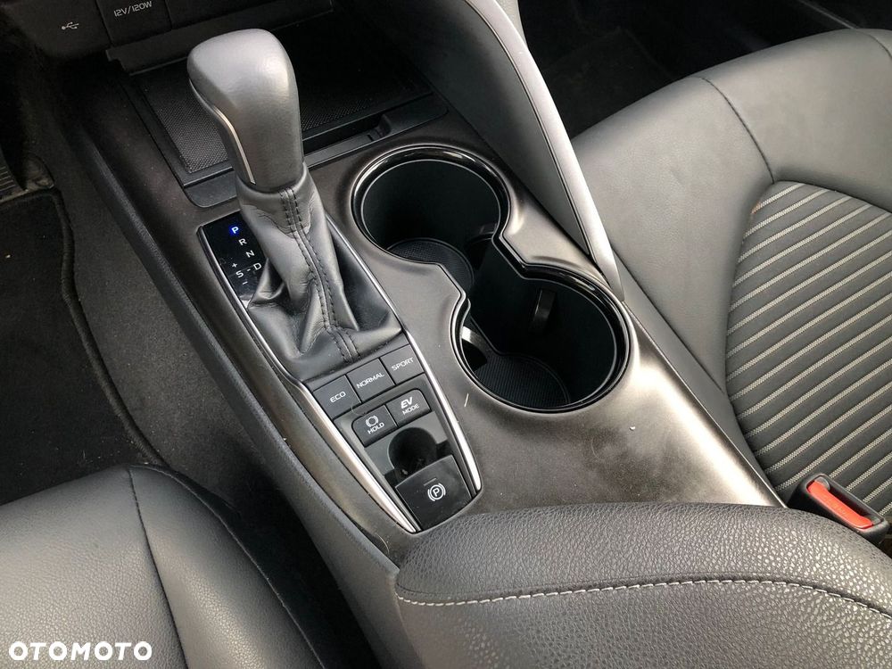 Toyota Camry 2.5 Hybrid Prestige CVT - 21