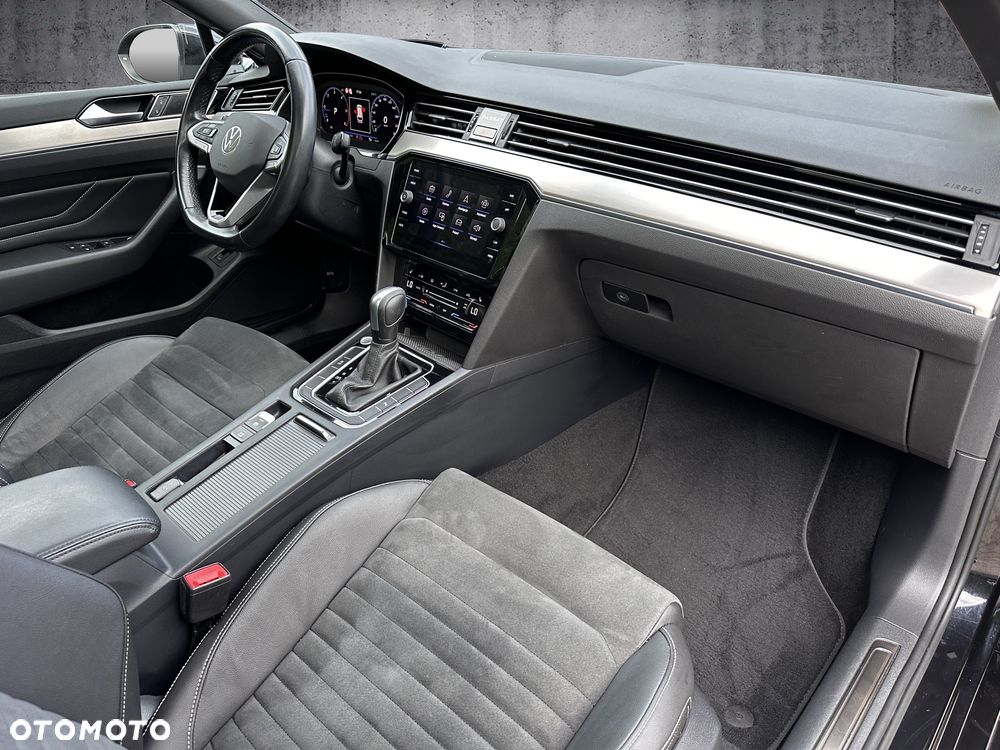 Volkswagen Passat Variant 2.0 TDI SCR DSG Elegance - 14