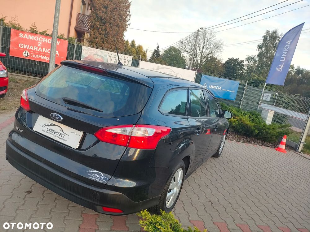 Ford Focus 1.6 Ambiente Start - 2