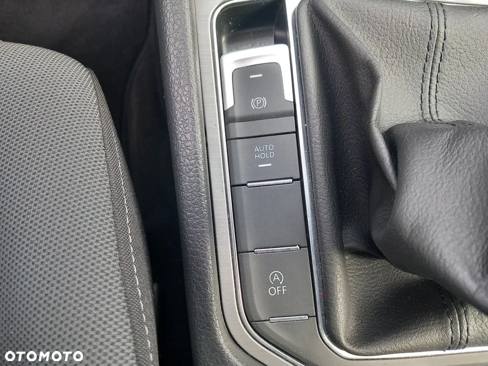 Volkswagen Golf Sportsvan 1.4 TSI (BlueMotion Technology) Comfortline - 24