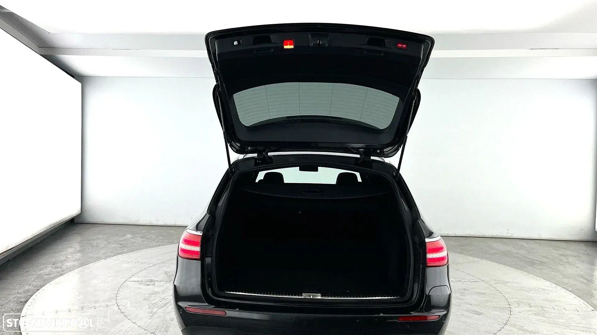 Mercedes-Benz E 300 - 51