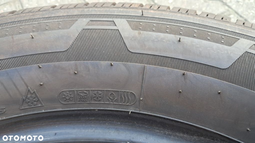 215/65R16C 109/107T Hankook Vantra ST As2 - 7