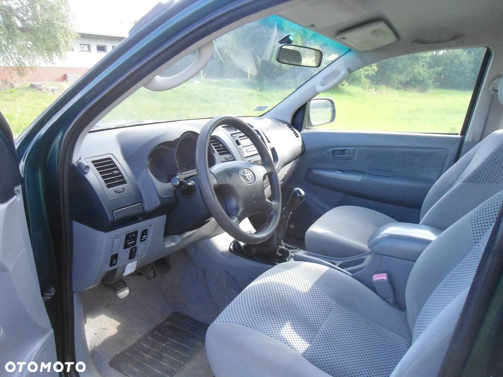 Toyota Hilux 2.5 D-4D DLX - 7