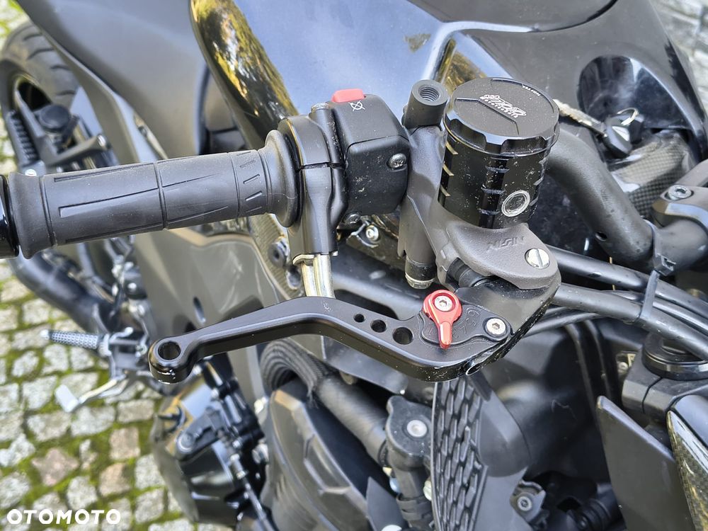 Kawasaki Z 1000 - 21