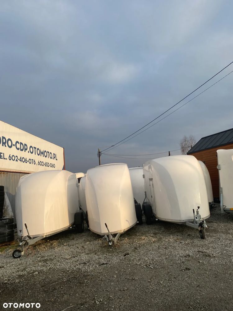 Niewiadów Furgon Niewiadów F1334 z trapem wjazdowym - 3