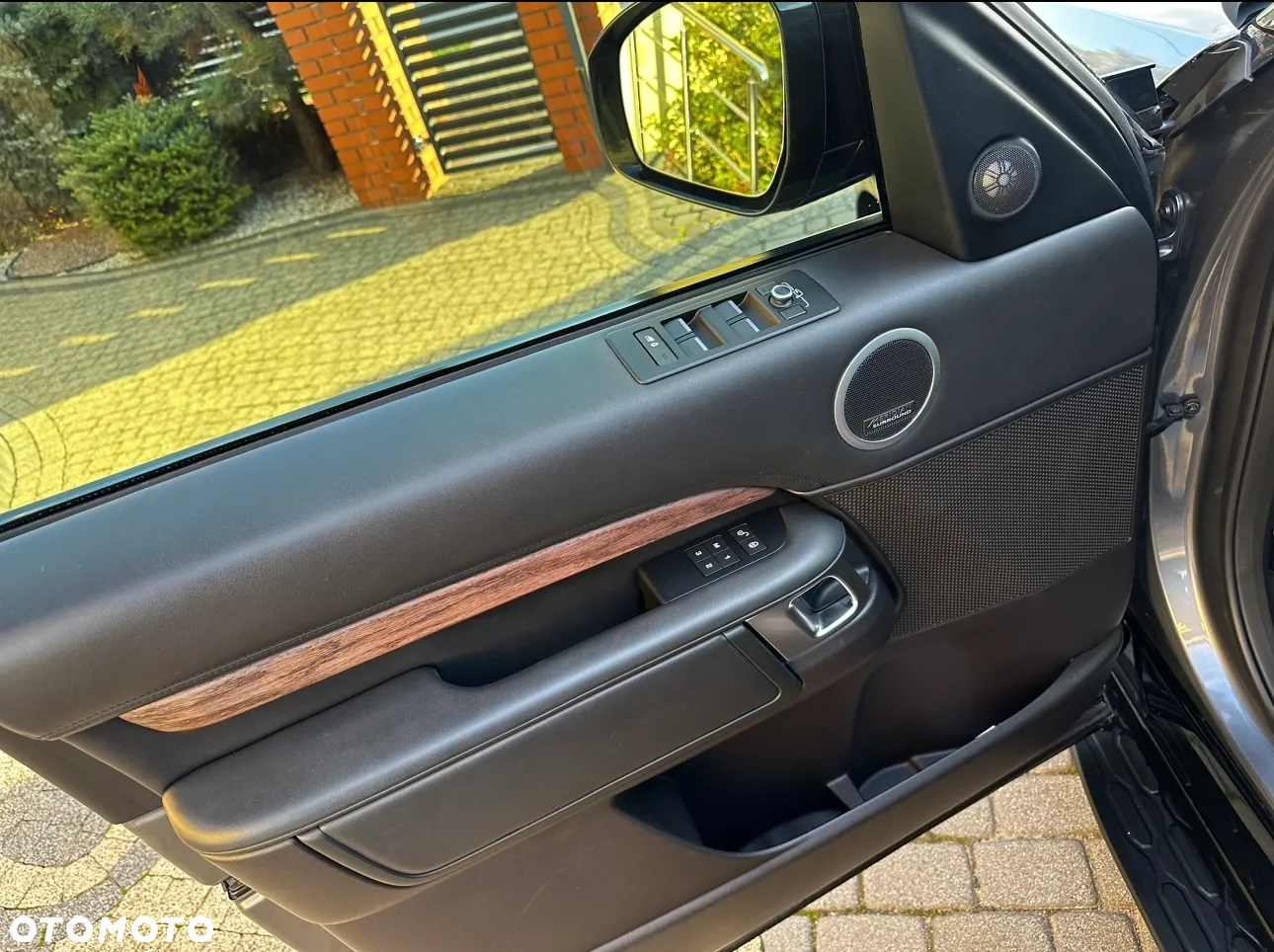 Land Rover Discovery V 3.0 Si6 HSE Luxury - 22