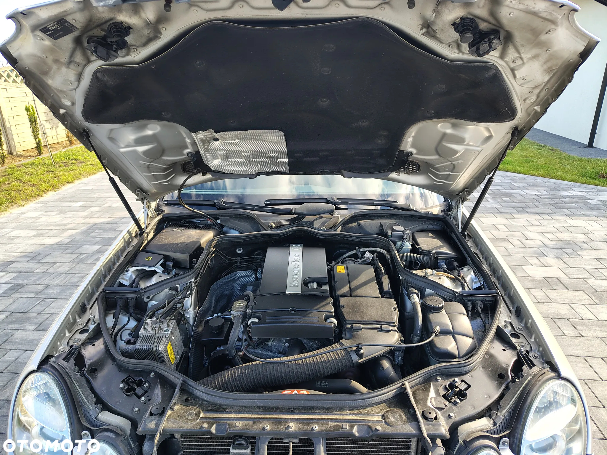 Mercedes-Benz Klasa E 200 Kompressor T Classic - 27