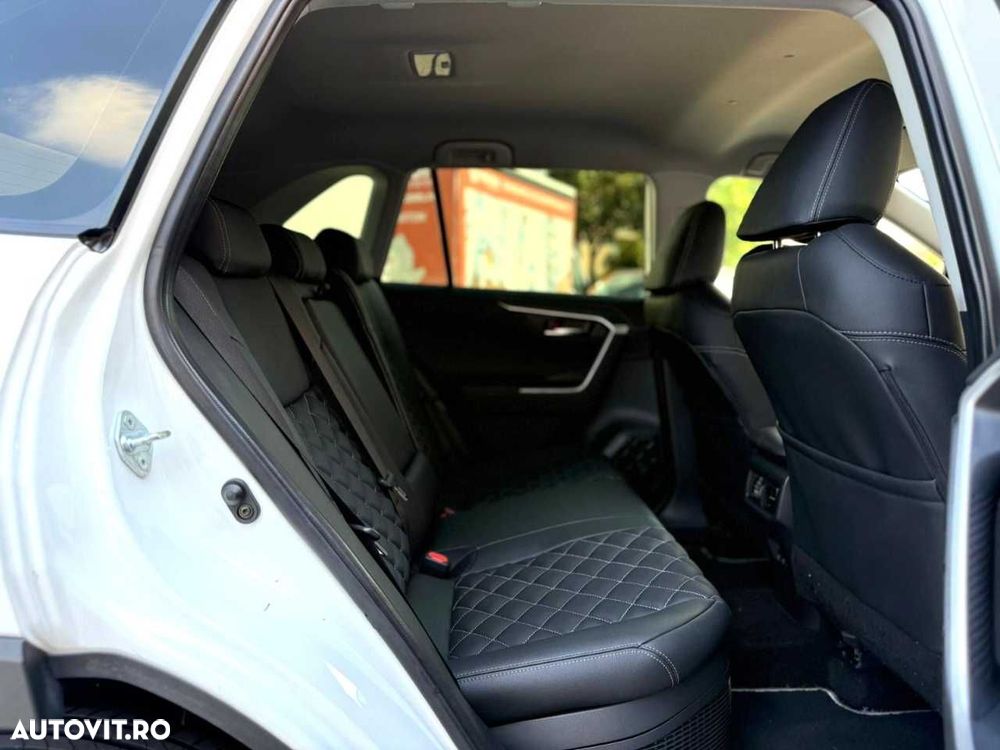 Toyota RAV4 - 18