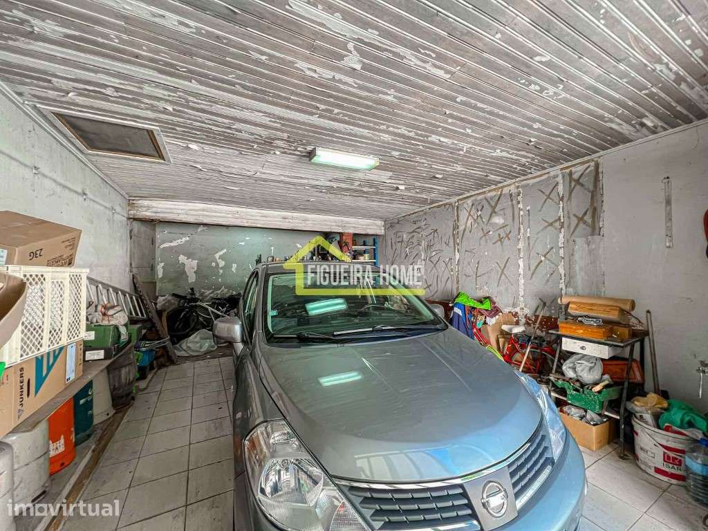 Espaço para converter numa moradia T3 com garagem e espaço exterior... - Grande imagem: 4/12