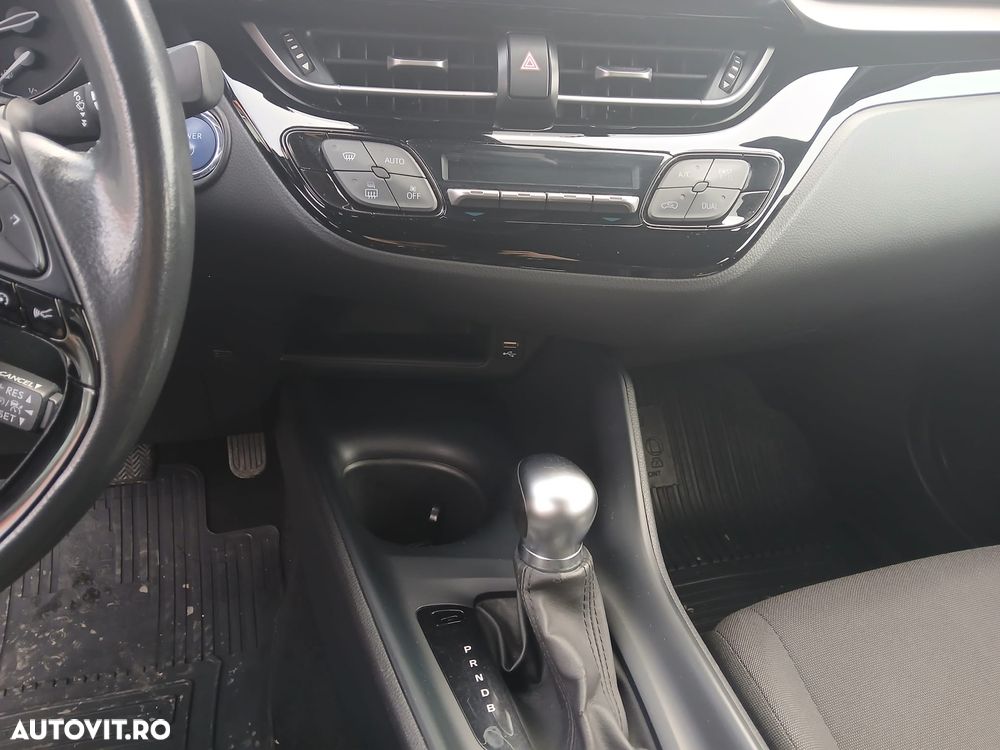 Toyota C-HR 1.8 HSD 4x2 CVT C-enter - 9