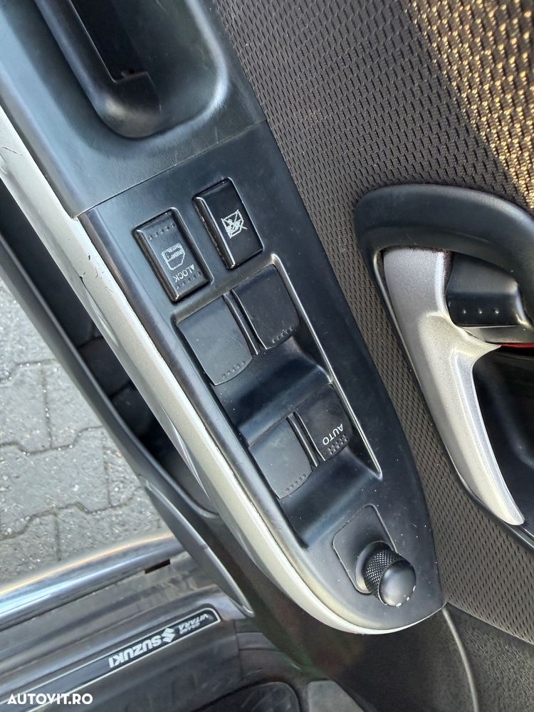 Suzuki Grand Vitara 1.9 DDIS JLX - 9