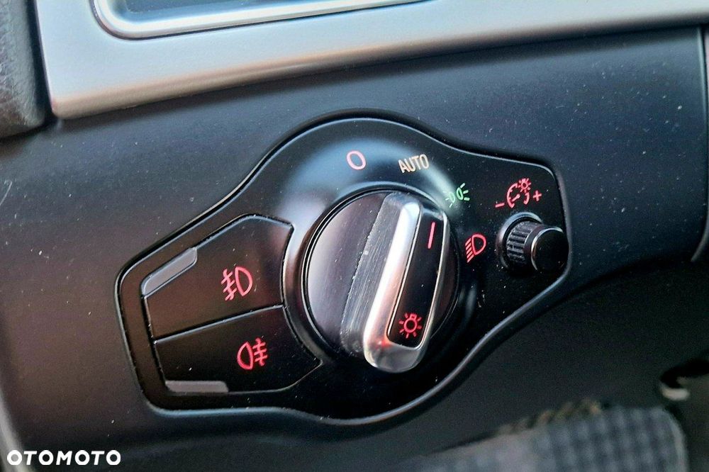 Audi A4 Avant 2.0 TDI DPF multitronic Attraction - 29