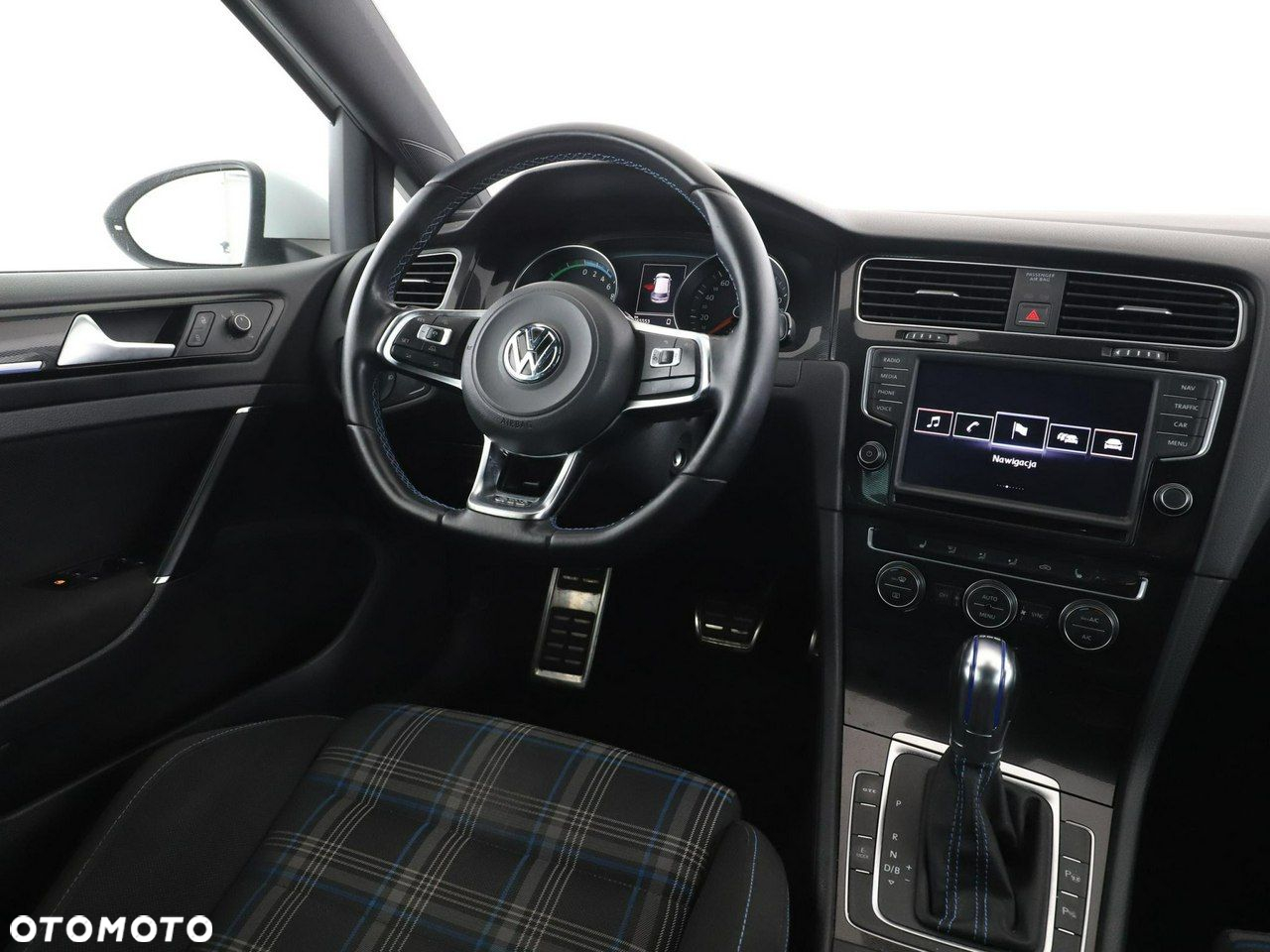 Volkswagen Golf - 16