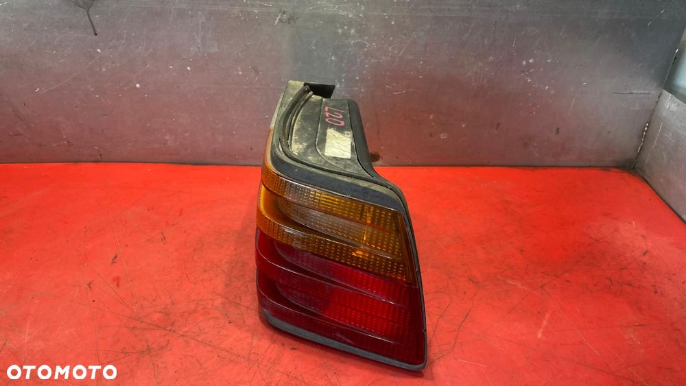 Mercedes W124 Lampa tylna tył prawa Oryginał - 4