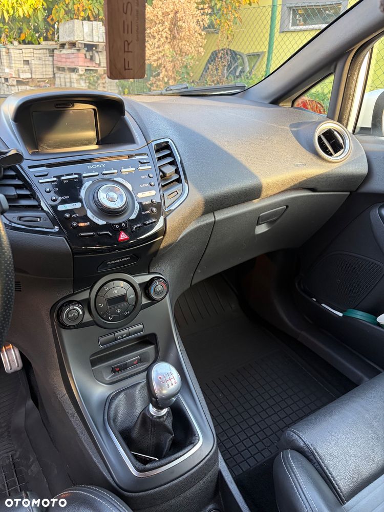 Ford Fiesta - 15