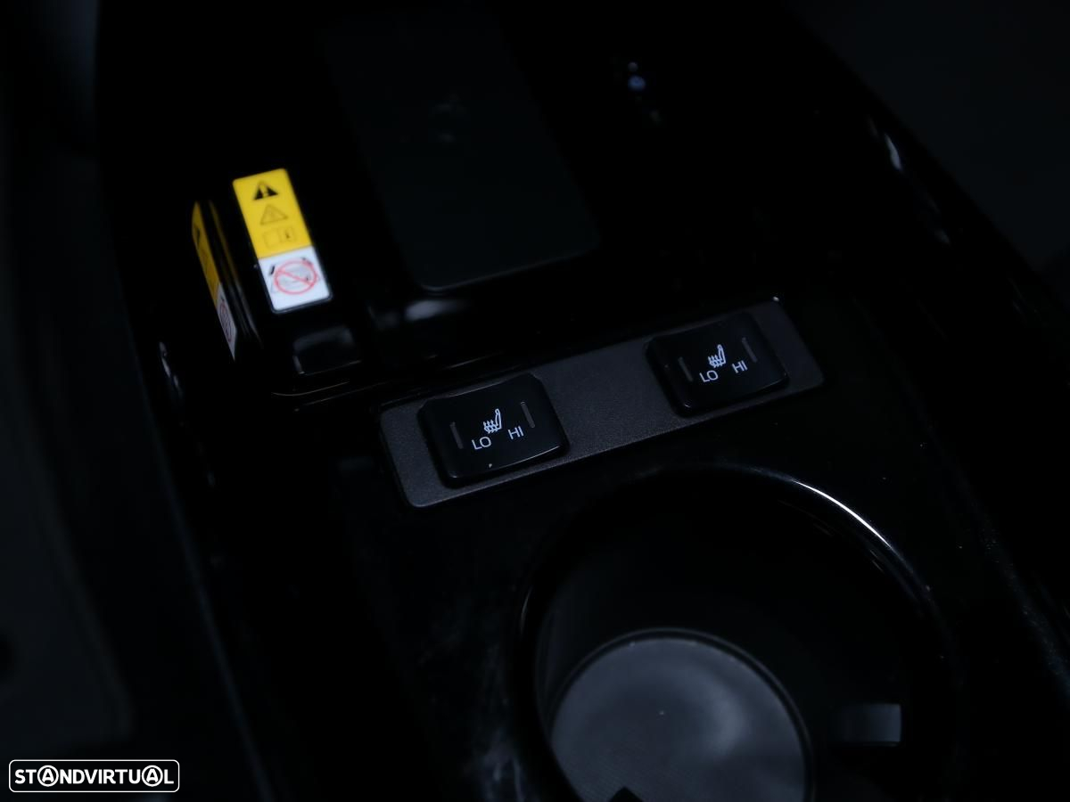 Toyota Prius 1.8 Plug-In Luxury - 22