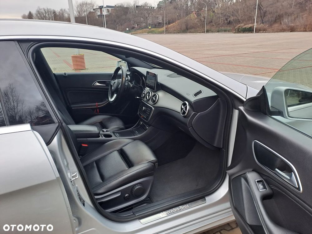 Mercedes-Benz CLA 180 d 7G-DCT Peak Edition - 12