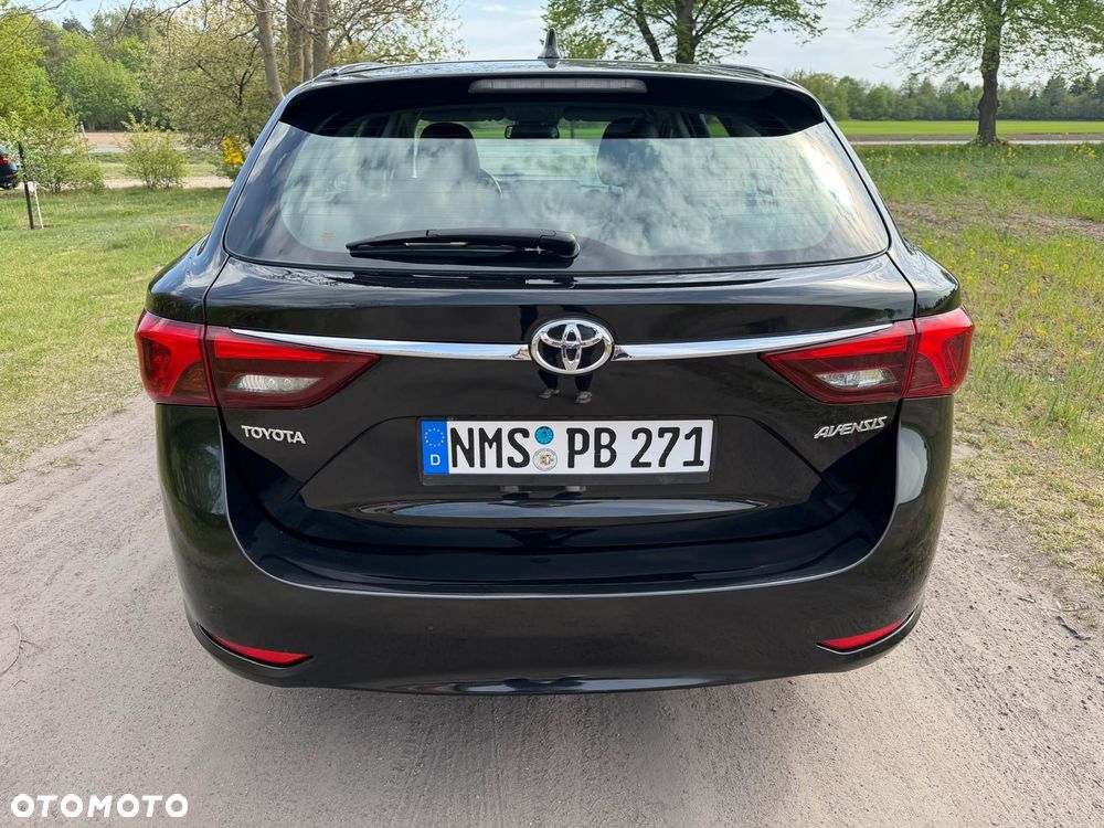 Toyota Avensis 1.8 Premium EU5 - 13