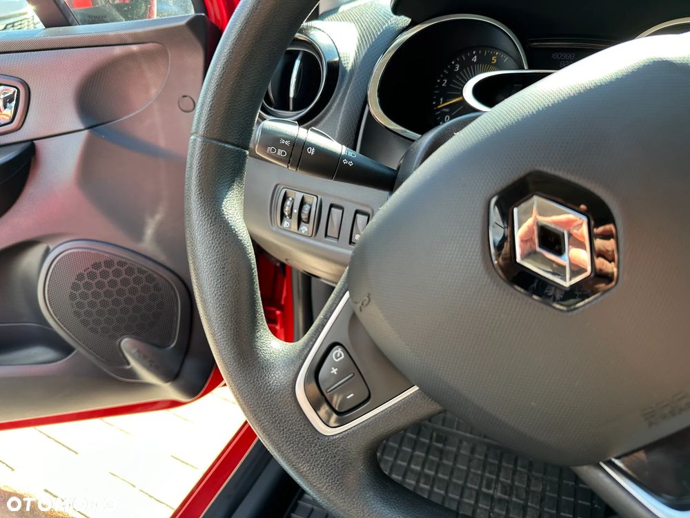 Renault Clio - 10