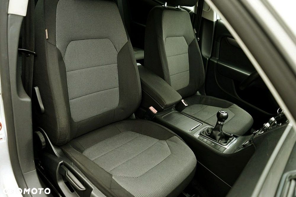 Volkswagen Passat - 19