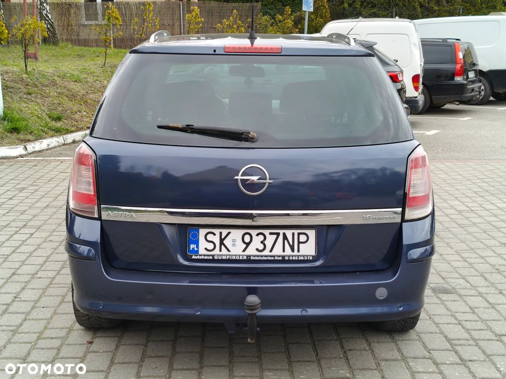 Opel Astra 1.6 Sport - 12