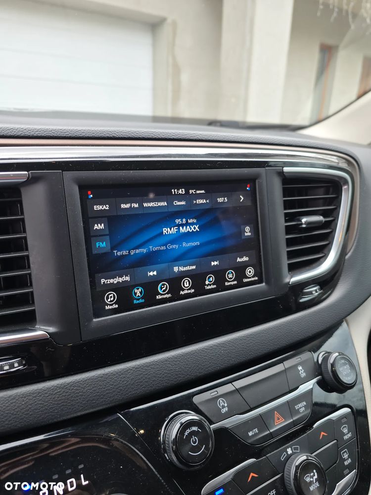 Chrysler Pacifica - 20